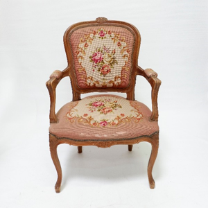 Stoel vintage bloemenprint roze